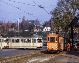 039619_354.1280 Neben den genannten Zügen gab es 6 Paare von Düwag-Vierachsern, hier in der Wik an der Endhaltestelle "Fähre Holtenau", die über...