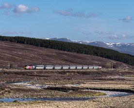 20150509-HE-316.1280 Virgin East Coast "The Highland Chieftauin" 07.55 Inverness - London Kings Cross mit HST 43309 + 43277 südlich Dalwhinnie